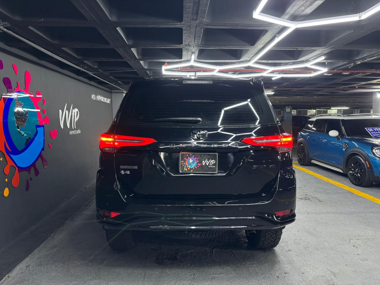 Toyota Fortuner Black Edition V6 4.0 – Año 2023