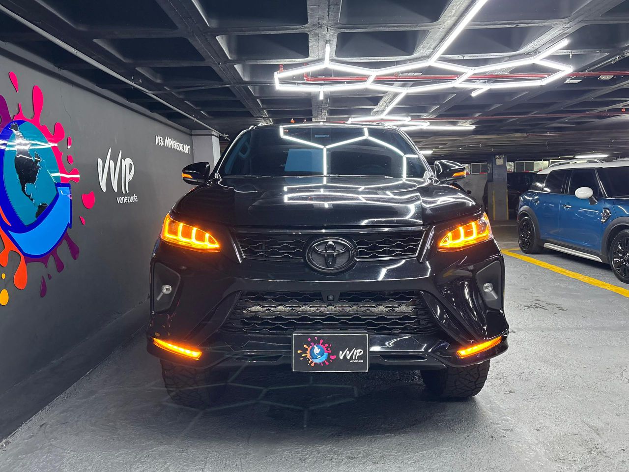 Toyota Fortuner Black Edition V6 4.0 – Año 2023