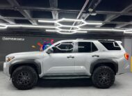 Toyota 4Runner SR5 – Año 2025
