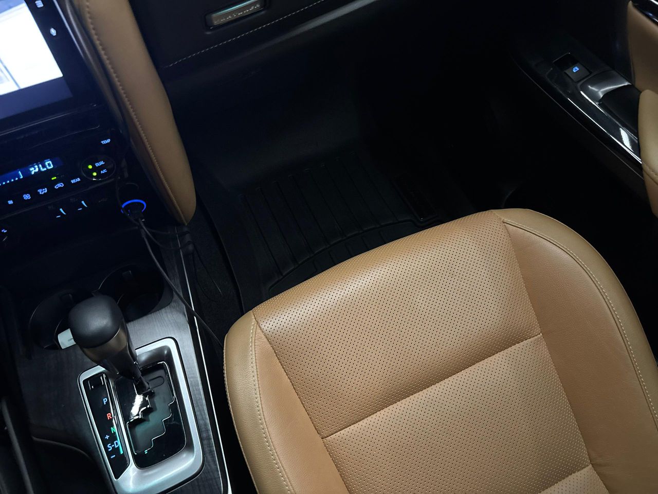 Toyota Fortuner VXR V6 – Año 2024