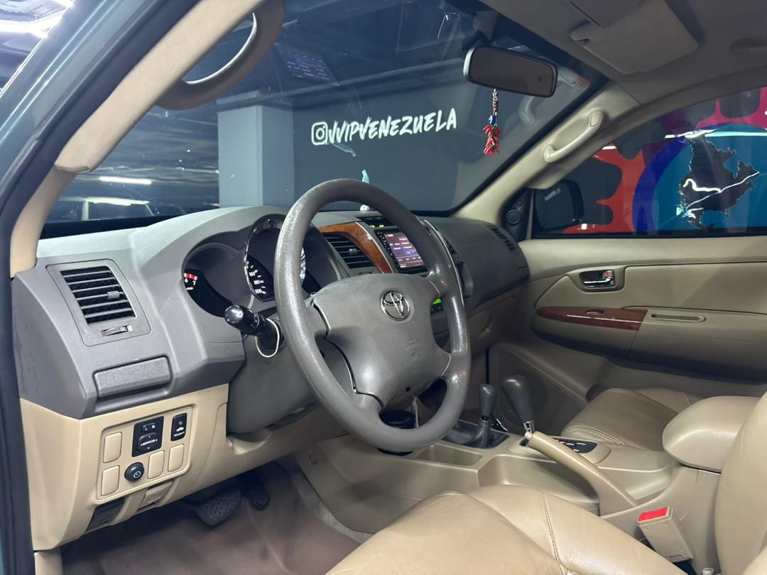 Toyota Fortuner Blindada Nivel III Plus – Año 2011