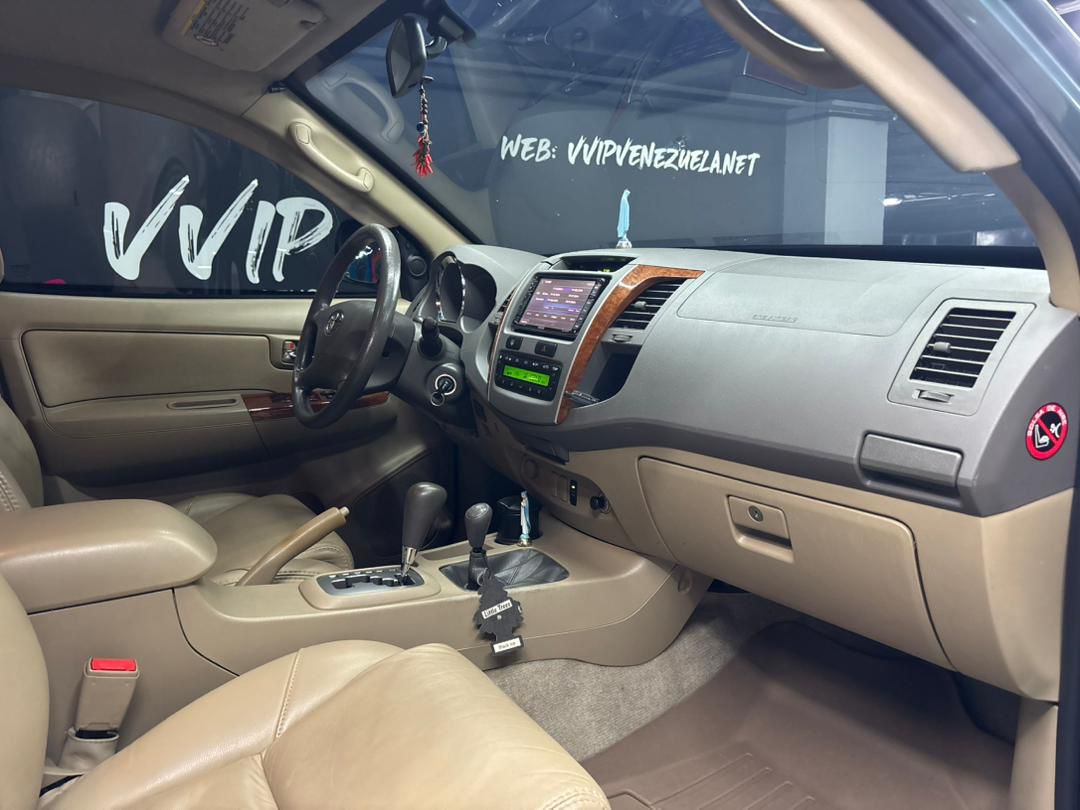 Toyota Fortuner Blindada Nivel III Plus – Año 2011