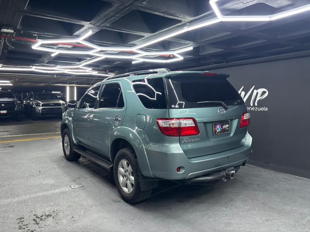 Toyota Fortuner Blindada Nivel III Plus – Año 2011