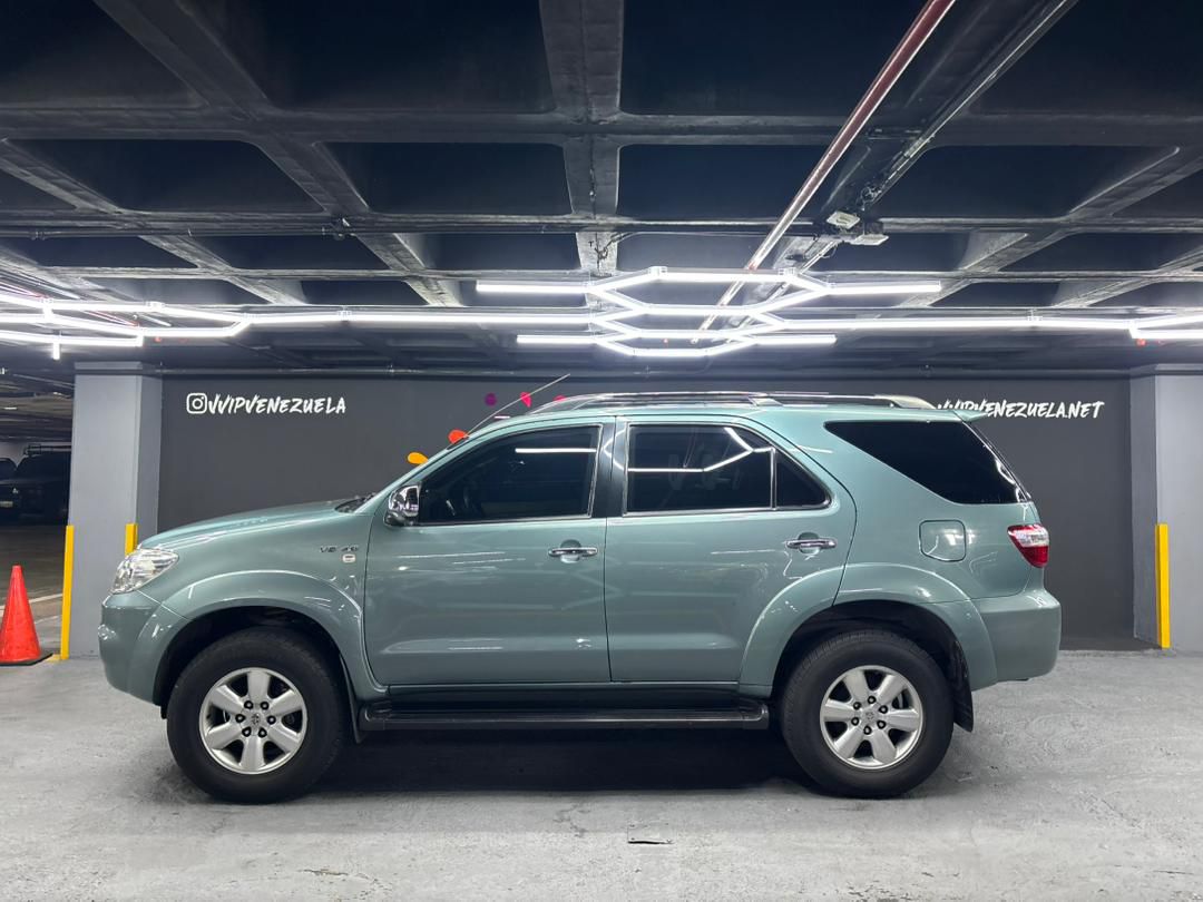 Toyota Fortuner Blindada Nivel III Plus – Año 2011