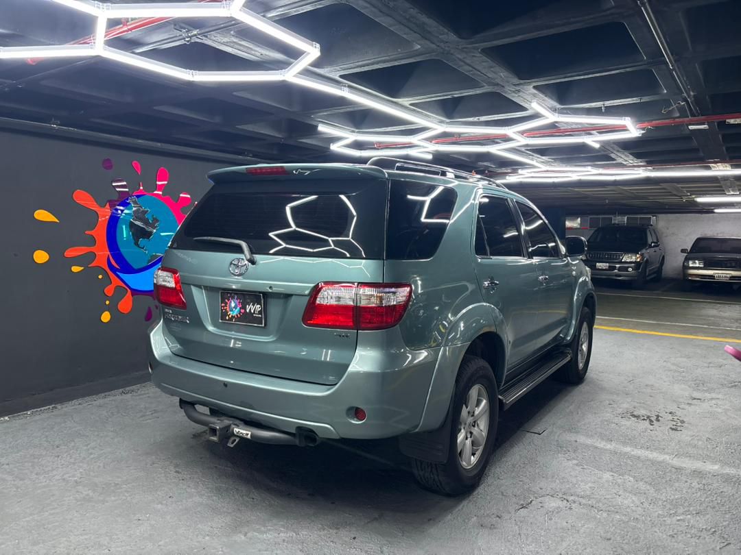 Toyota Fortuner Blindada Nivel III Plus – Año 2011