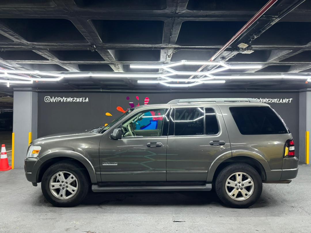 Ford Explorer Eddie Bauer – Año 2011