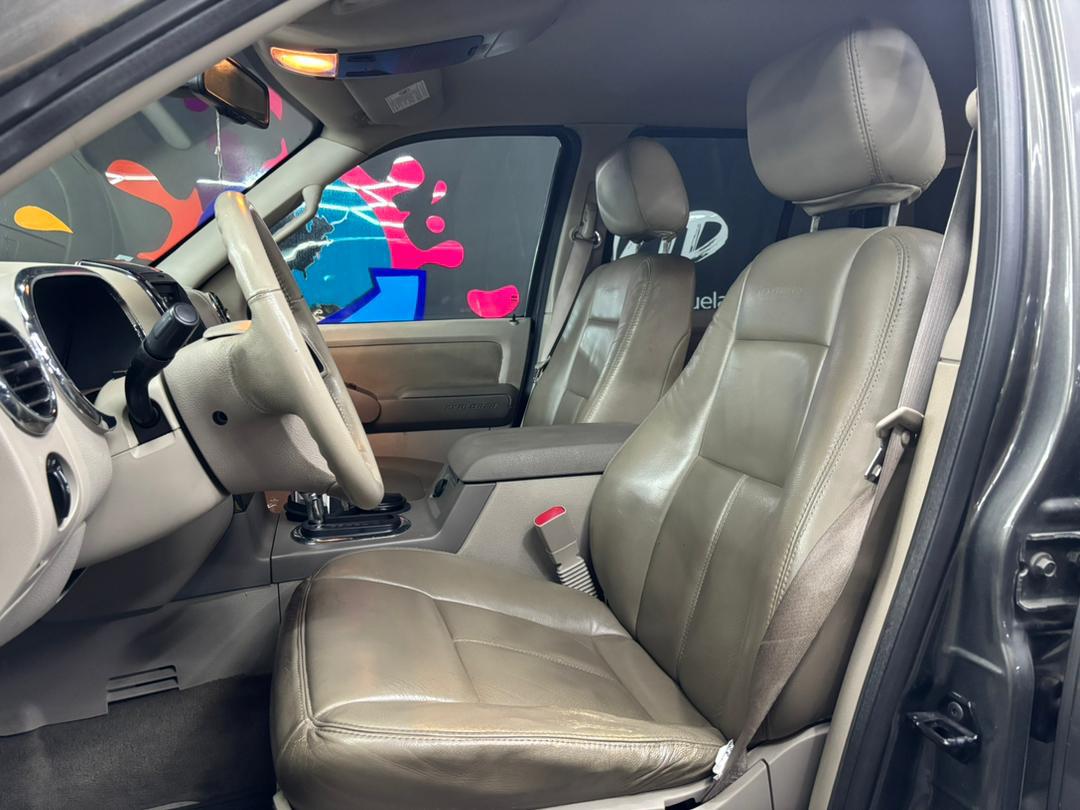 Ford Explorer Eddie Bauer – Año 2011