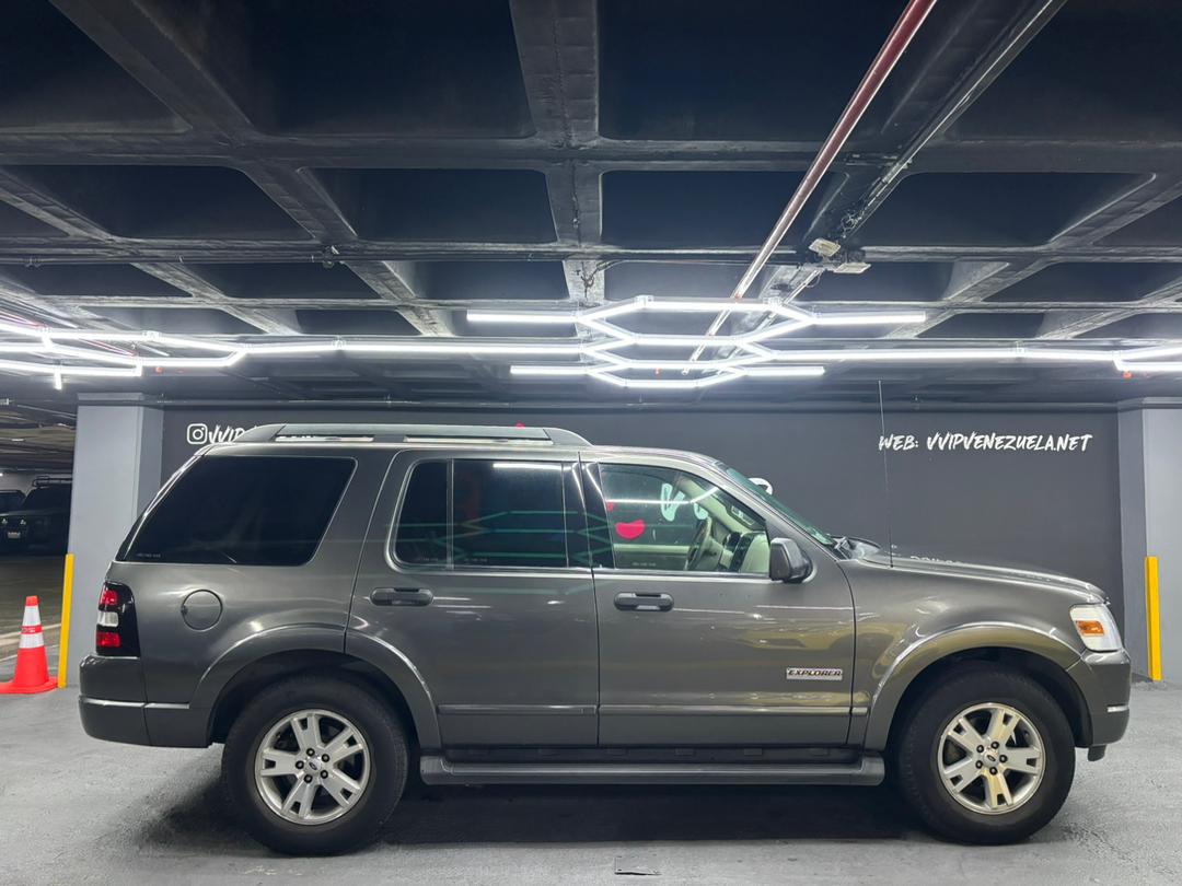 Ford Explorer Eddie Bauer – Año 2011