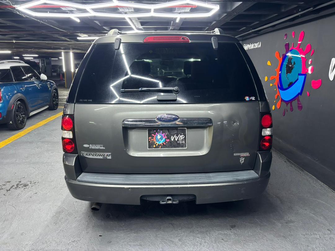 Ford Explorer Eddie Bauer – Año 2011